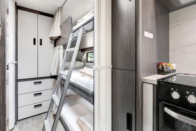 Jayco Van - Sleeps 5