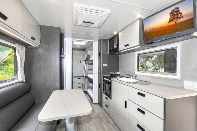 Jayco Van - Sleeps 5