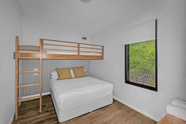 Superior Cabin - Sleeps 5