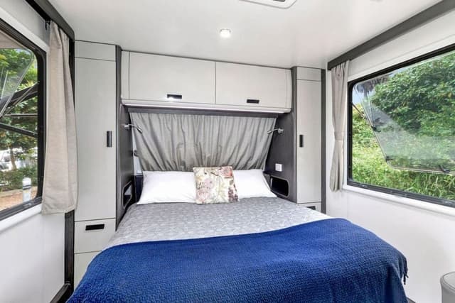 Jayco Van - Sleeps 5