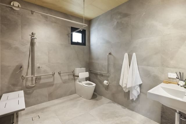 Superior Villa - Sleeps 6 - Accessible