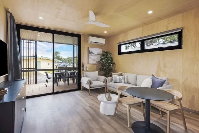 Superior Villa - Sleeps 6 - Accessible