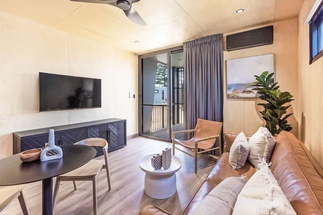 Superior Villa - Sleeps 4 - Dog Friendly