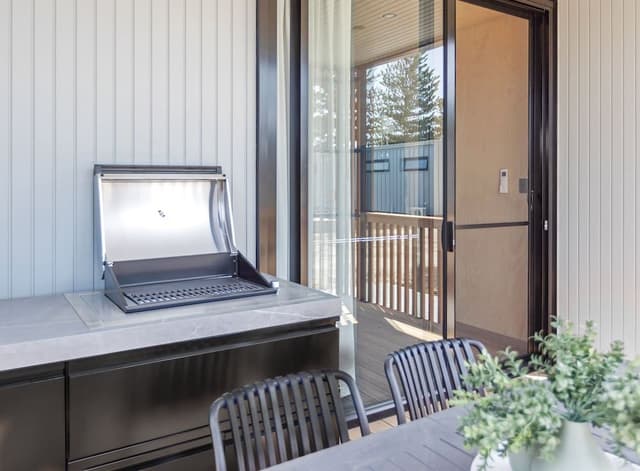 Superior Villa - Sleeps 4 - Dog Friendly