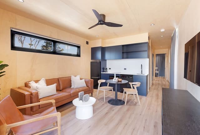 Superior Villa - Sleeps 4 - Dog Friendly