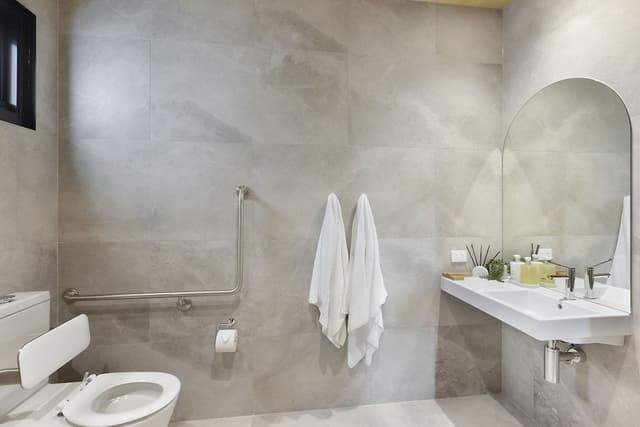 Superior Villa - Sleeps 6 - Accessible