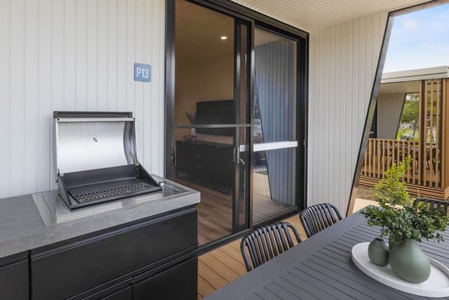 Superior Villa - Sleeps 6 - Accessible