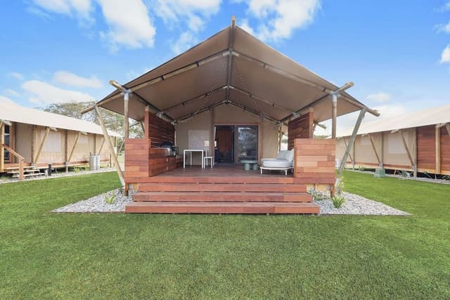 Superior Safari Tent - Sleeps 4