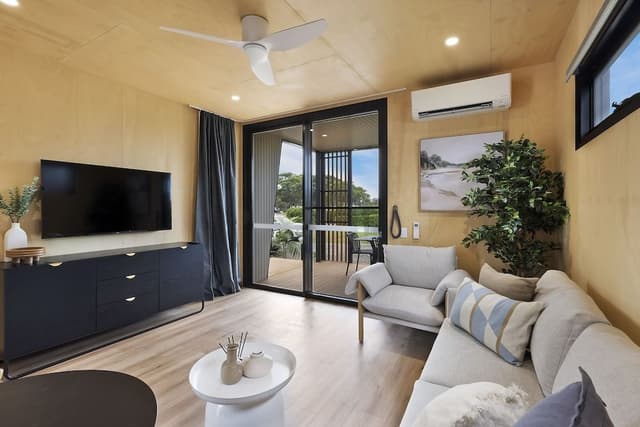 Superior Villa - Sleeps 6 - Accessible