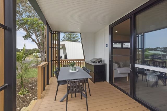 Superior Villa - Sleeps 6 - Accessible