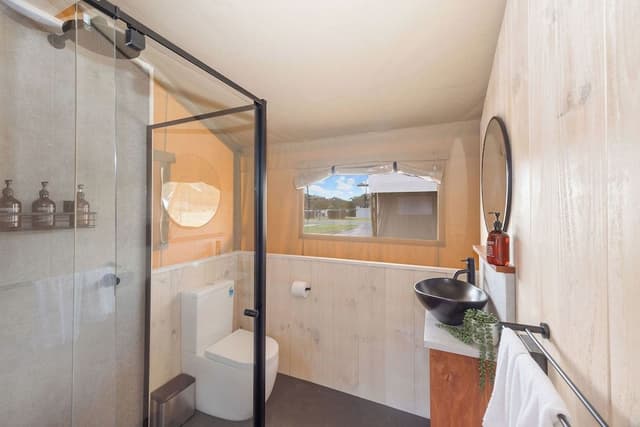 Superior Safari Tent - Sleeps 4