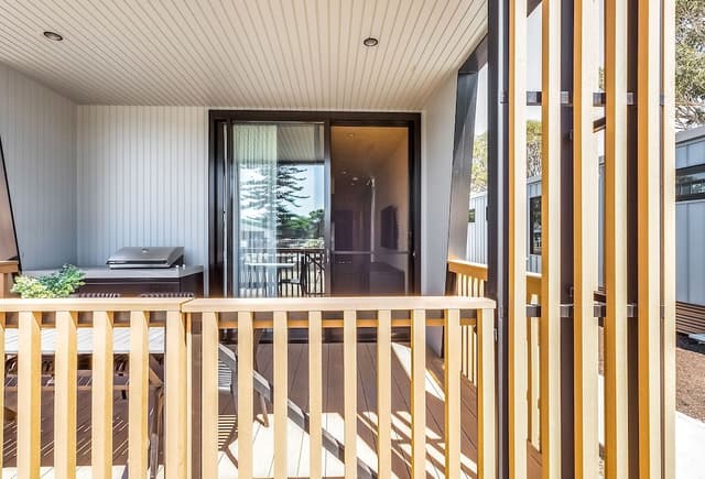 Superior Villa - Sleeps 4 - Dog Friendly