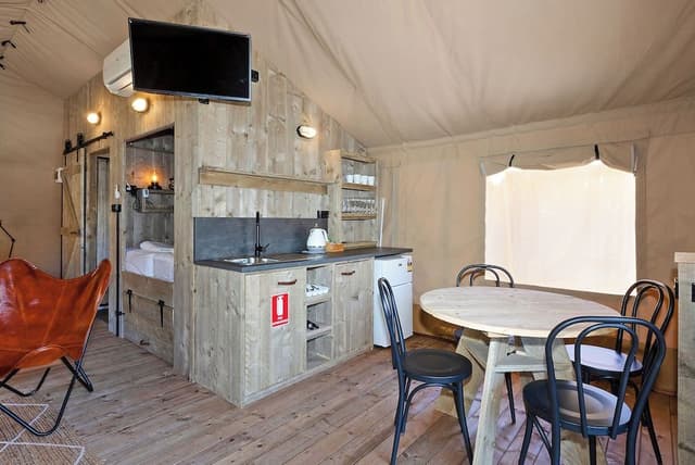 Superior Safari Tent - Sleeps 4