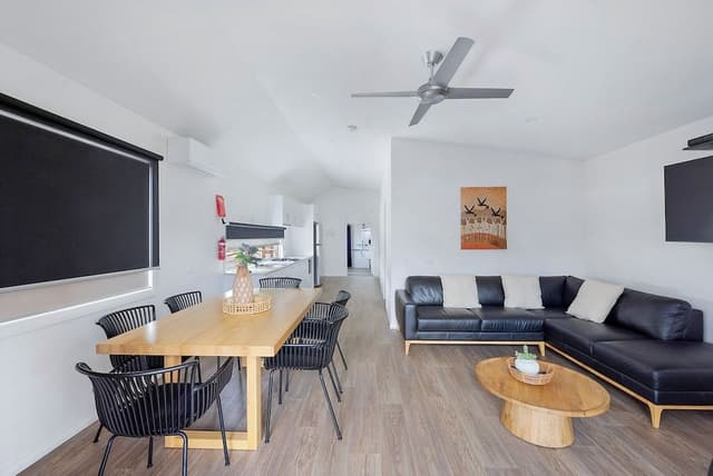 Premium Cabin - Sleeps 5 - Accessible