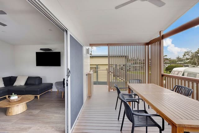 Premium Cabin - Sleeps 5 - Accessible
