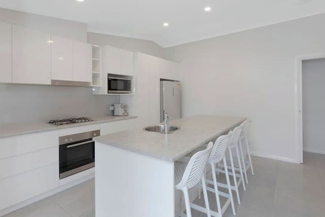 Superior Villa - Sleeps 6 - Dog Friendly