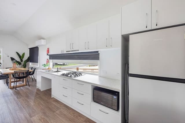 Premium Cabin - Sleeps 5 - Accessible