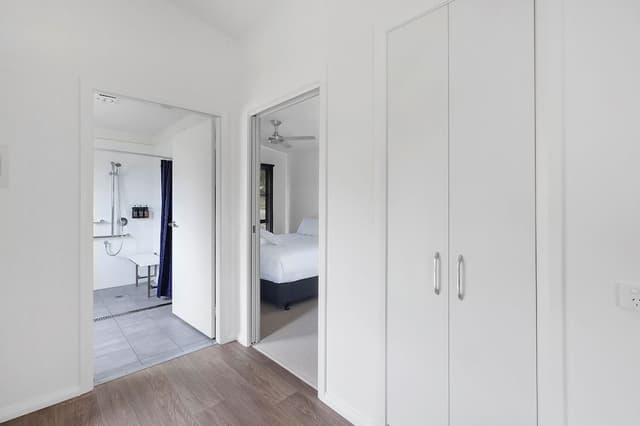 Premium Cabin - Sleeps 5 - Accessible