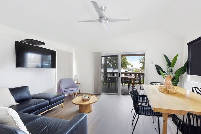 Premium Cabin - Sleeps 5 - Accessible