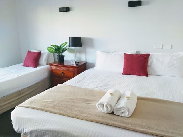 Queen and King Single Room