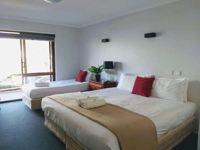 Queen and King Single Room