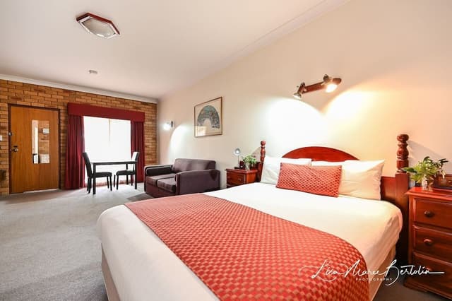 Standard Queen Room