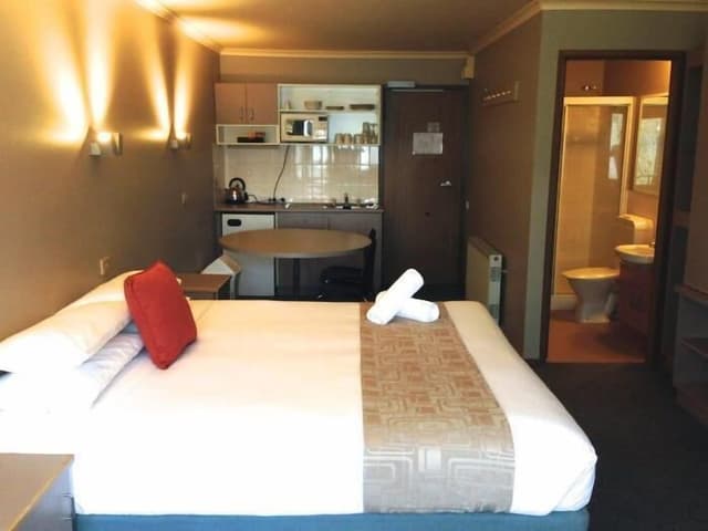 Standard Room, Non Smoking, Kitchenette (King Room)