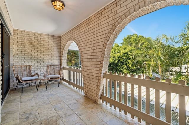 Comfort Apartment, 3 Bedrooms, Partial Ocean View