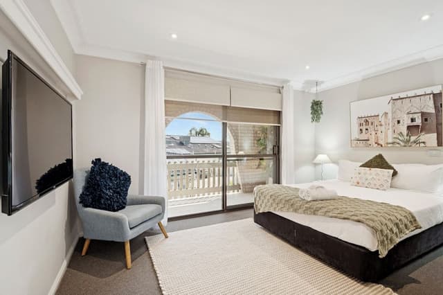 Comfort Apartment, 3 Bedrooms, Partial Ocean View