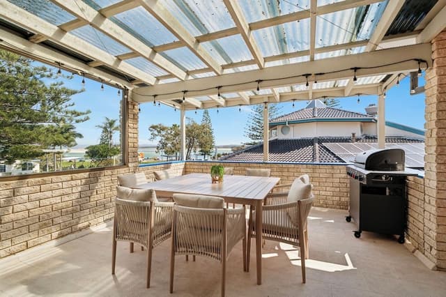 Comfort Apartment, 3 Bedrooms, Partial Ocean View