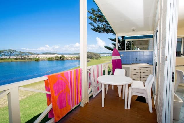 Watefront Deluxe Spa Cabin