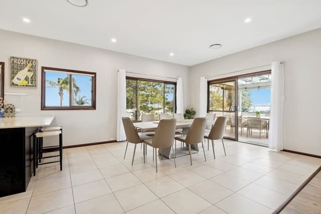 Comfort Apartment, 3 Bedrooms, Partial Ocean View