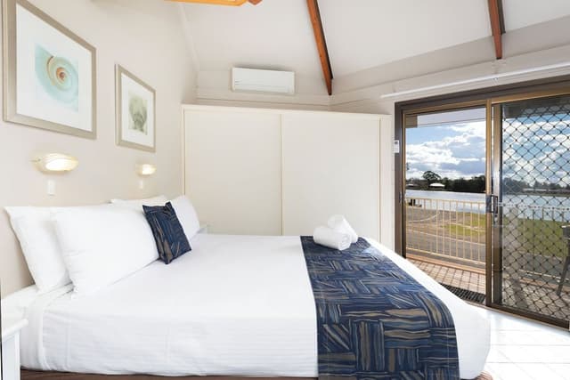 Standard Cabin