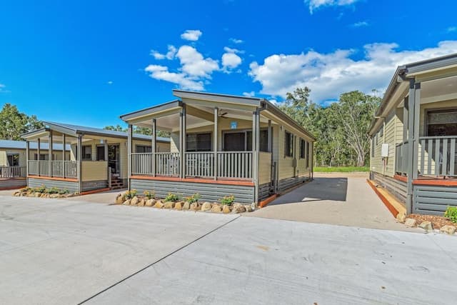 Deluxe 2 Bedroom Cabin