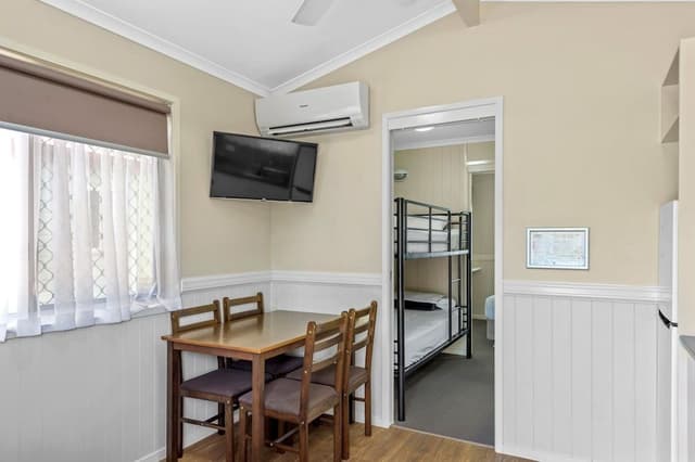 Superior 1 Bedroom Cabin - Sleep 4