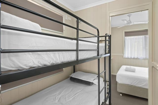 Superior 1 Bedroom Cabin - Sleep 4