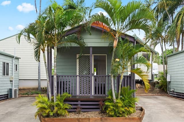 Superior Studio Cabin