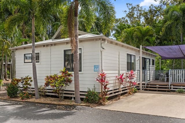 Deluxe 3 Bedroom Cabin