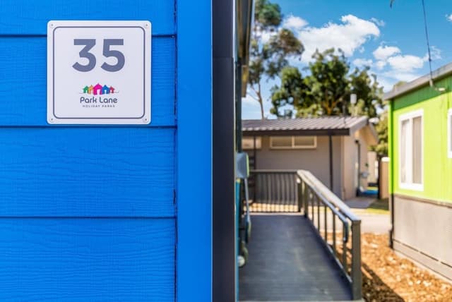Family Cabin (Sleeps 5) Wheelchair Accessible