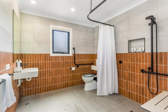 Family Cabin (Sleeps 5) Wheelchair Accessible