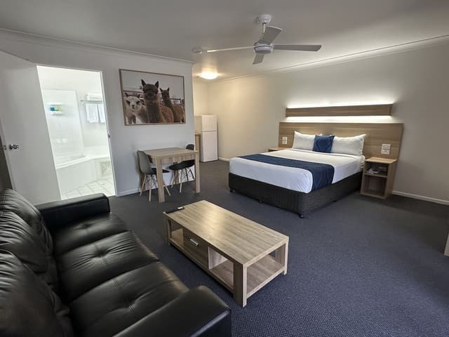 Executive Room, 1 Queen Bed, Non Smoking, Jetted Tub