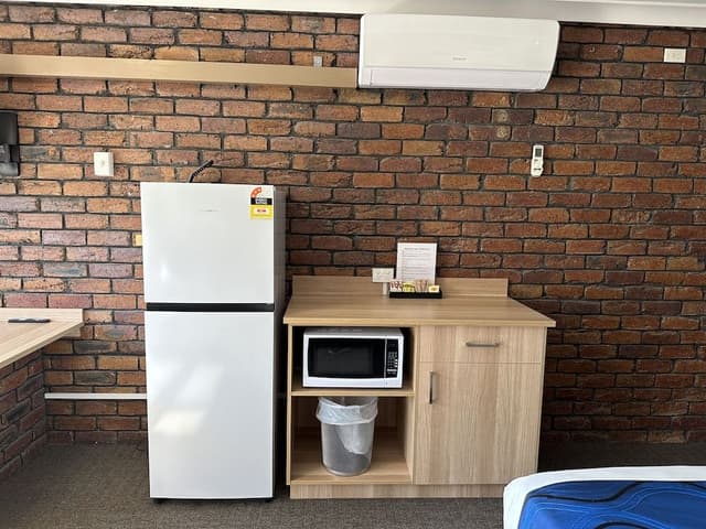 Standard Room, 1 Queen Bed, Non Smoking, Balcony (Standard Queen Room)