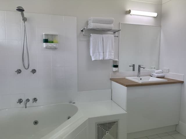 Executive Room, 1 Queen Bed, Non Smoking, Jetted Tub