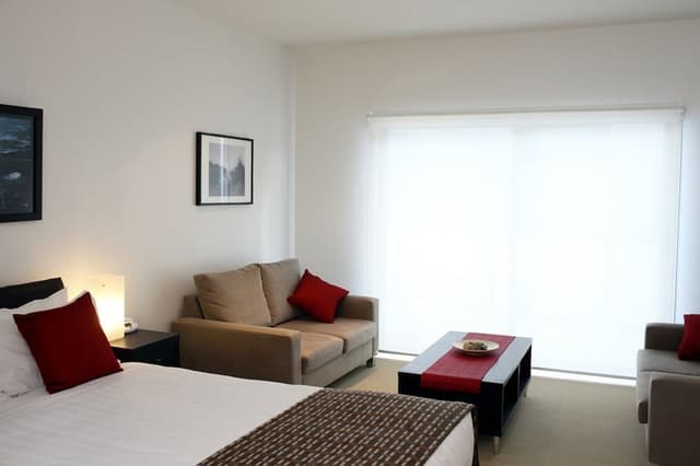 Family Studio (4 Person)