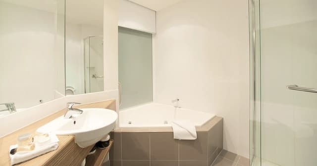 Family Studio (4 Person)