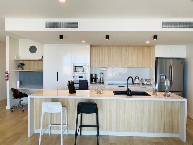Luxury Apartment, 2 Bedrooms, Beachfront