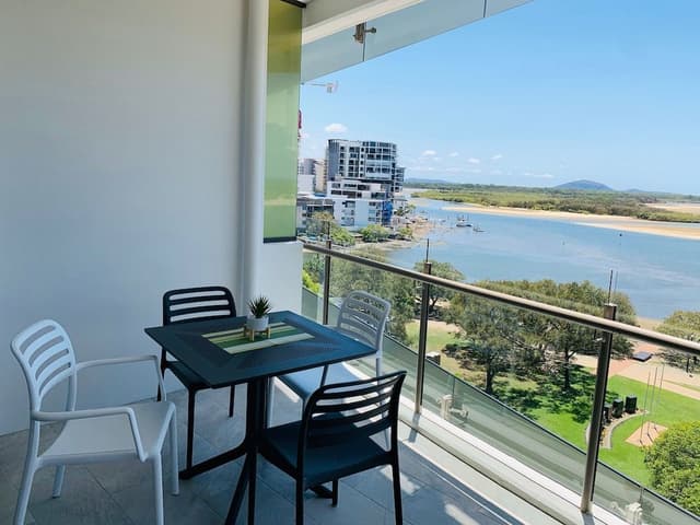 Luxury Apartment, 2 Bedrooms, Beachfront