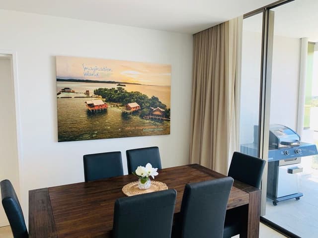 Luxury Apartment, 2 Bedrooms, Beachfront