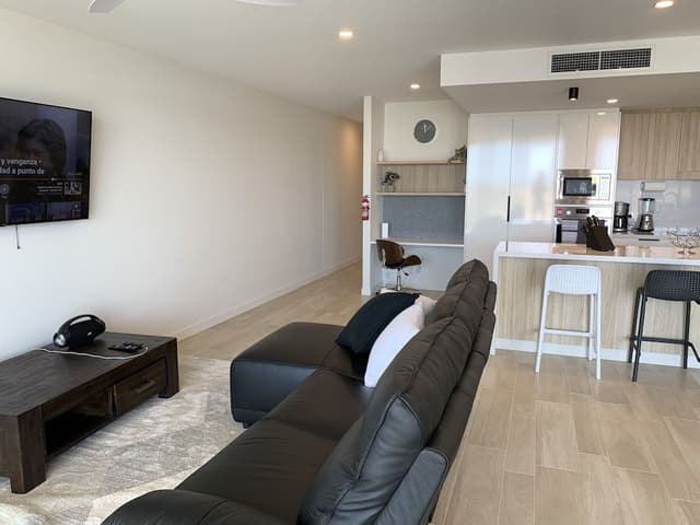 Luxury Apartment, 2 Bedrooms, Beachfront
