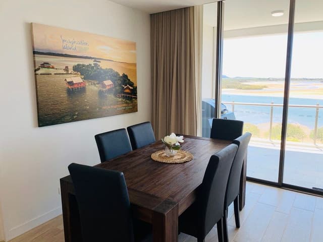 Luxury Apartment, 2 Bedrooms, Beachfront